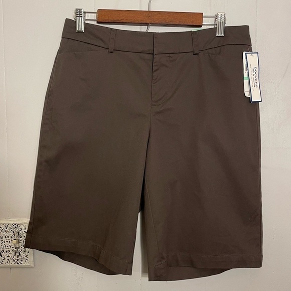 Dockers Pants - Vintage Womans Dockers Ideal Fit Bermuda Shorts
